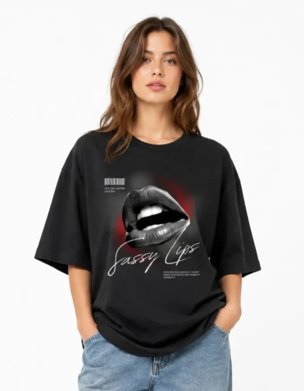 Sassy Lips Oversized T-Shirt
